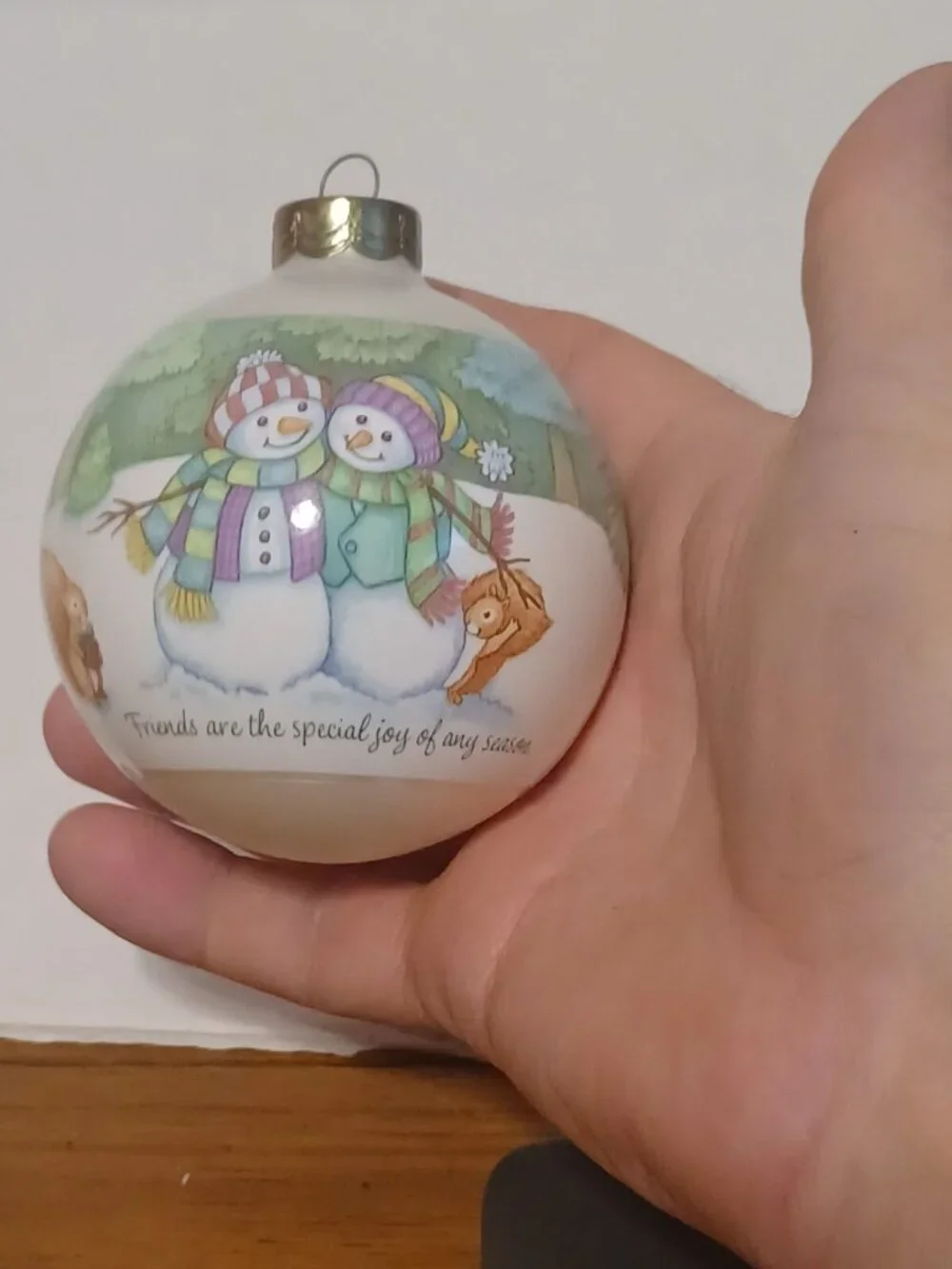 Hallmark Christmas Keepsake Ornament Dated 2001 "WINTER FRIENDS" Glass Ball - Picture 8 of 13